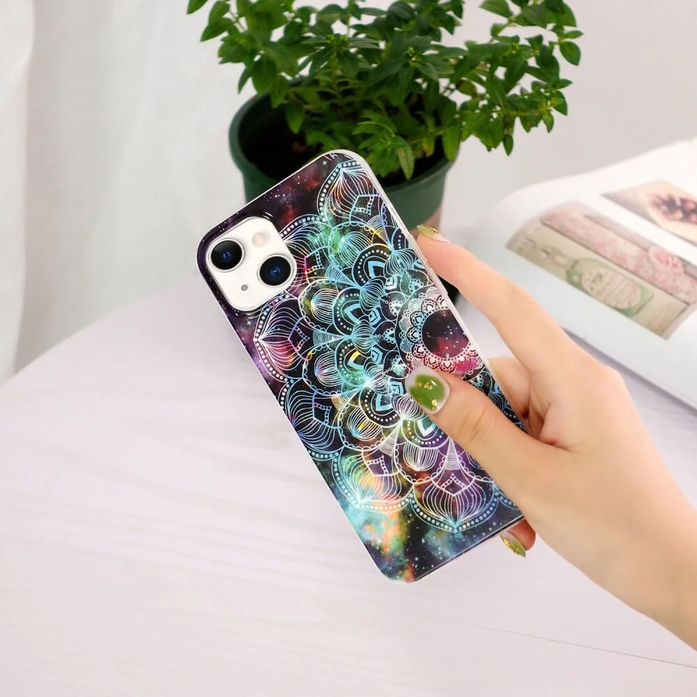 iPhone 15 Plus - Nachtleuchtende Silikon Hülle - Image 24